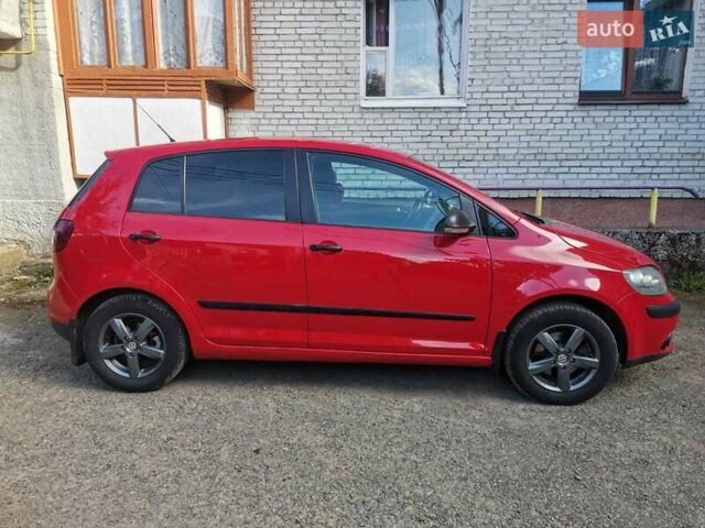 Красный Фольксваген Гольф, объемом двигателя 1.6 л и пробегом 336 тыс. км за 6200 $, фото 3 на Automoto.ua