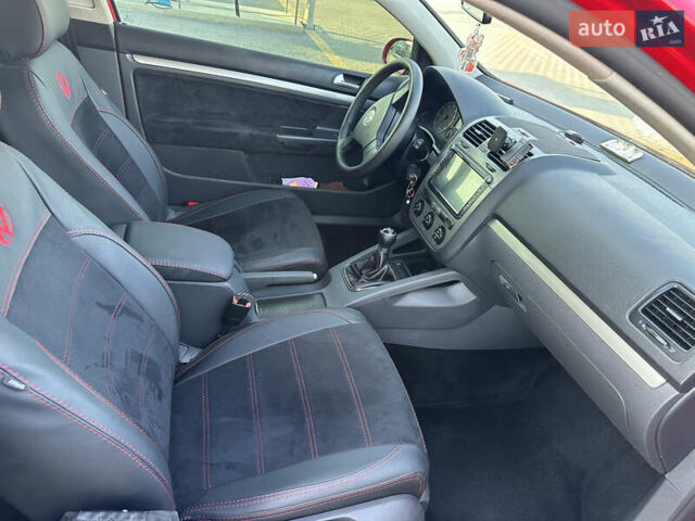 Фольксваген Гольф 2006 в Кропивницком (Кировограде) на Automoto.ua Красный Фольксваген Гольф, объемом двигателя 1.6 л и пробегом 242 тыс. км за 5900 $, фото 6 на Automoto.ua