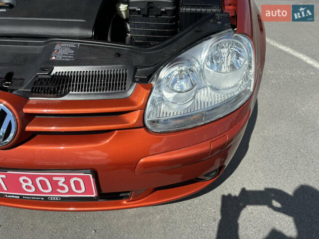 Красный Фольксваген Гольф, объемом двигателя 1.4 л и пробегом 230 тыс. км за 5800 $, фото 6 на Automoto.ua