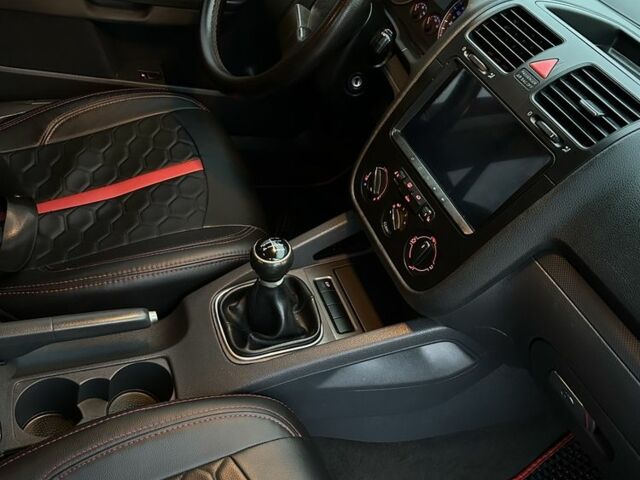 Червоний Фольксваген Гольф, об'ємом двигуна 1.9 л та пробігом 425 тис. км за 5450 $, фото 15 на Automoto.ua