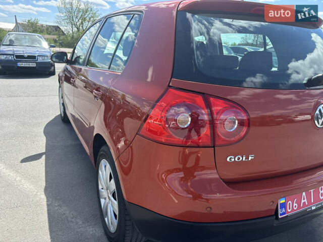 Красный Фольксваген Гольф, объемом двигателя 1.4 л и пробегом 230 тыс. км за 5800 $, фото 8 на Automoto.ua