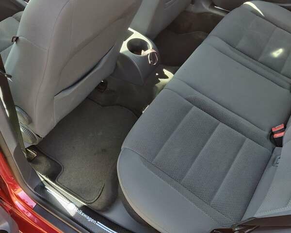 Красный Фольксваген Гольф, объемом двигателя 1.6 л и пробегом 186 тыс. км за 5700 $, фото 11 на Automoto.ua