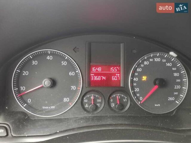 Красный Фольксваген Гольф, объемом двигателя 1.6 л и пробегом 336 тыс. км за 6200 $, фото 10 на Automoto.ua