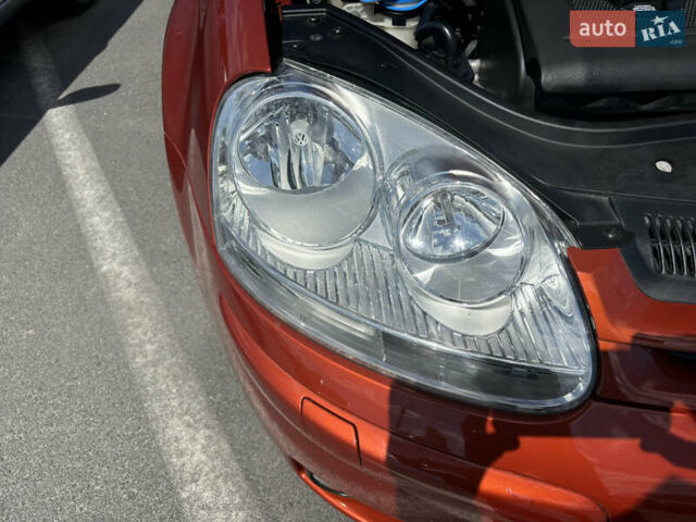 Красный Фольксваген Гольф, объемом двигателя 1.4 л и пробегом 230 тыс. км за 5800 $, фото 5 на Automoto.ua