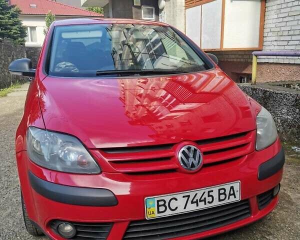Красный Фольксваген Гольф, объемом двигателя 1.6 л и пробегом 336 тыс. км за 6200 $, фото 1 на Automoto.ua