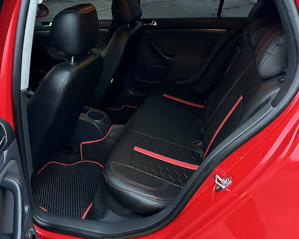 Красный Фольксваген Гольф, объемом двигателя 1.9 л и пробегом 425 тыс. км за 5450 $, фото 18 на Automoto.ua