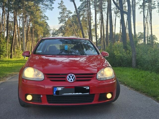 Фольксваген Гольф 2006 у Житомирі на Automoto.ua Червоний Фольксваген Гольф, об'ємом двигуна 2 л та пробігом 337 тис. км за 2757 $, фото 1 на Automoto.ua
