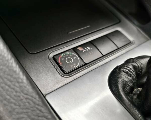 Красный Фольксваген Гольф, объемом двигателя 1.6 л и пробегом 193 тыс. км за 5250 $, фото 20 на Automoto.ua