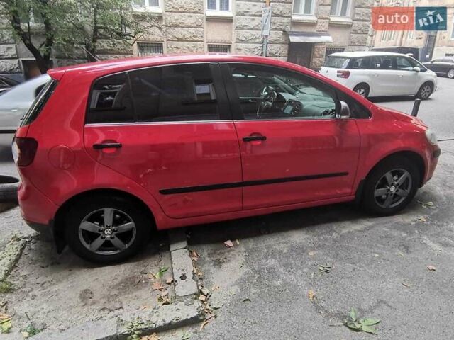 Красный Фольксваген Гольф, объемом двигателя 1.6 л и пробегом 336 тыс. км за 6200 $, фото 7 на Automoto.ua