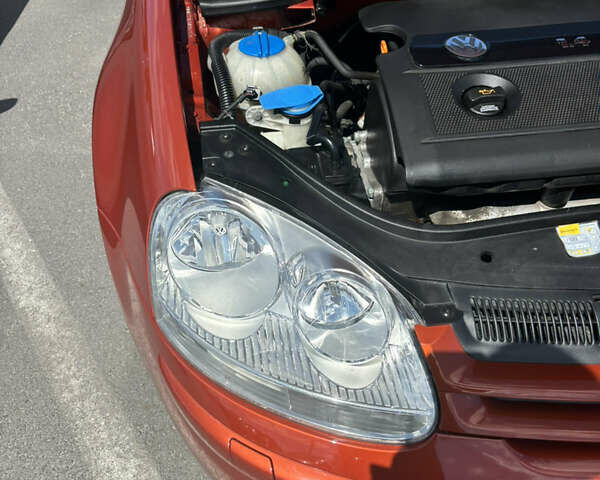 Красный Фольксваген Гольф, объемом двигателя 1.4 л и пробегом 230 тыс. км за 5800 $, фото 10 на Automoto.ua