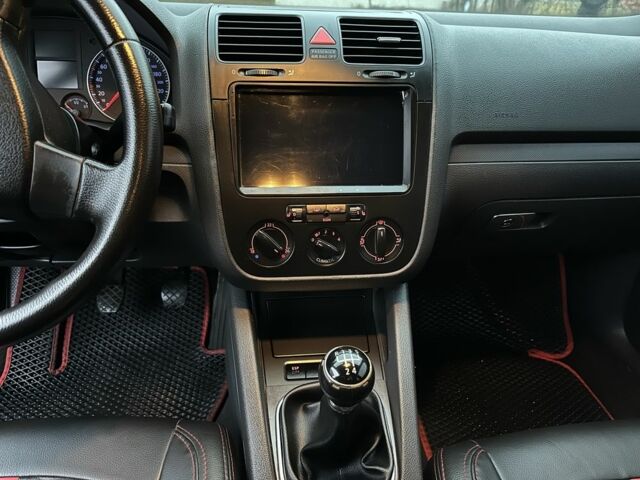 Червоний Фольксваген Гольф, об'ємом двигуна 1.9 л та пробігом 425 тис. км за 5450 $, фото 12 на Automoto.ua