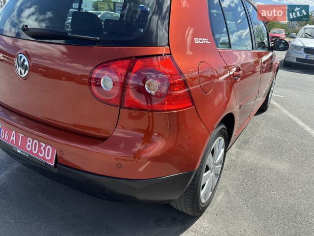 Красный Фольксваген Гольф, объемом двигателя 1.4 л и пробегом 230 тыс. км за 5800 $, фото 9 на Automoto.ua