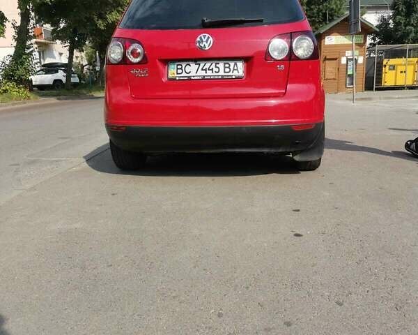 Красный Фольксваген Гольф, объемом двигателя 1.6 л и пробегом 336 тыс. км за 6200 $, фото 4 на Automoto.ua