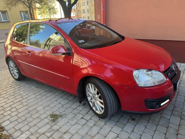 Красный Фольксваген Гольф, объемом двигателя 1.4 л и пробегом 248 тыс. км за 2500 $, фото 4 на Automoto.ua