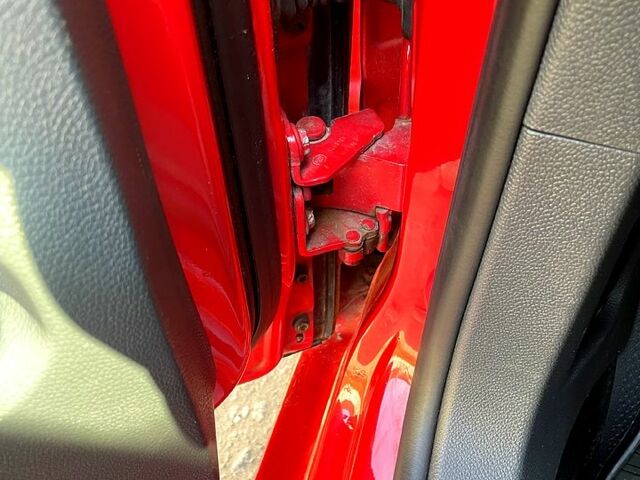 Красный Фольксваген Гольф, объемом двигателя 1.4 л и пробегом 280 тыс. км за 4800 $, фото 12 на Automoto.ua