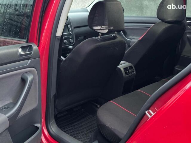Красный Фольксваген Гольф, объемом двигателя 1.6 л и пробегом 296 тыс. км за 5990 $, фото 8 на Automoto.ua