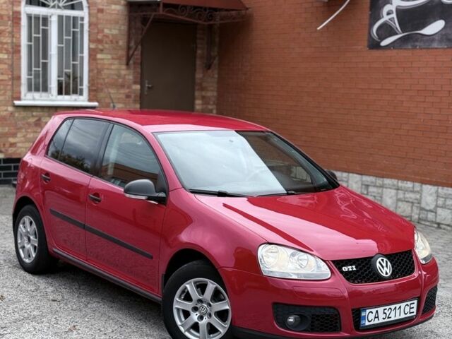 Красный Фольксваген Гольф, объемом двигателя 1.6 л и пробегом 284 тыс. км за 6300 $, фото 1 на Automoto.ua