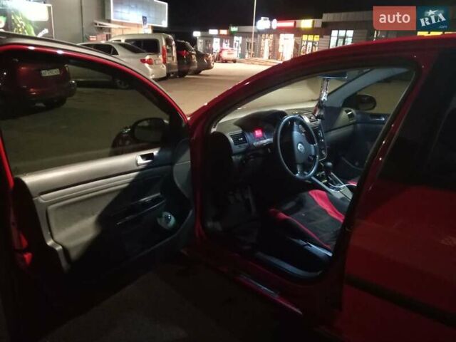 Червоний Фольксваген Гольф, об'ємом двигуна 1.6 л та пробігом 290 тис. км за 5500 $, фото 5 на Automoto.ua