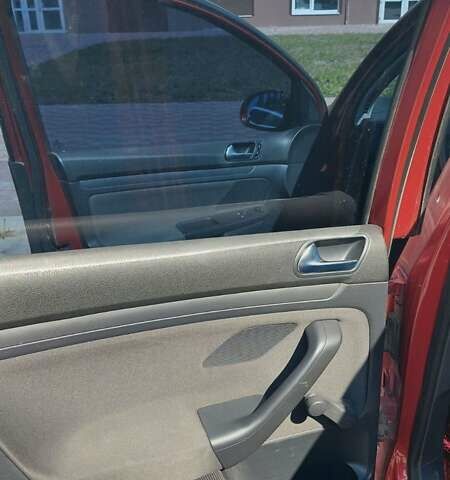 Красный Фольксваген Гольф, объемом двигателя 2 л и пробегом 316 тыс. км за 5000 $, фото 11 на Automoto.ua