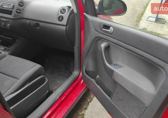Красный Фольксваген Гольф, объемом двигателя 1.6 л и пробегом 390 тыс. км за 4600 $, фото 9 на Automoto.ua