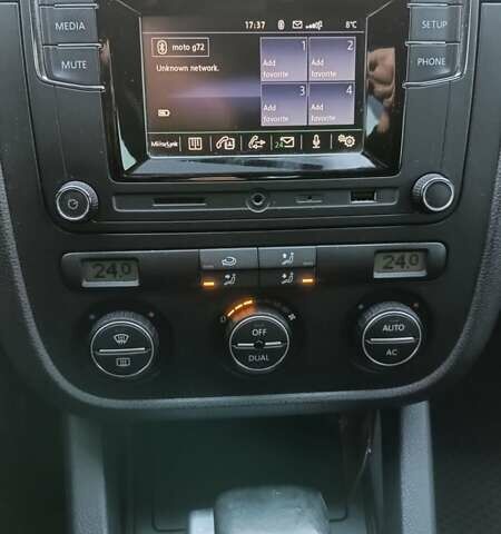 Красный Фольксваген Гольф, объемом двигателя 1.6 л и пробегом 201 тыс. км за 6800 $, фото 25 на Automoto.ua