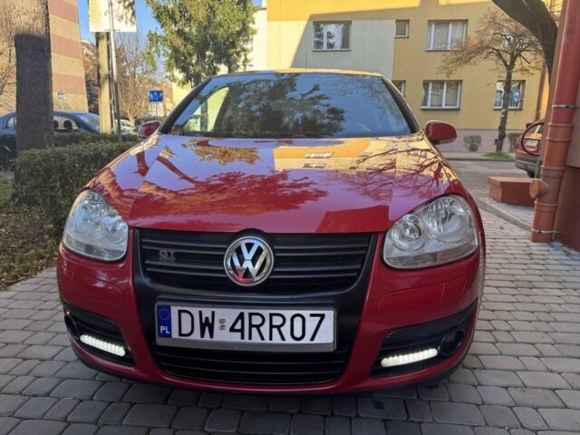 Красный Фольксваген Гольф, объемом двигателя 1.4 л и пробегом 248 тыс. км за 2500 $, фото 2 на Automoto.ua