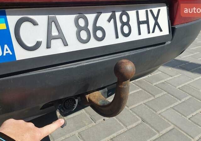 Красный Фольксваген Гольф, объемом двигателя 2 л и пробегом 316 тыс. км за 5000 $, фото 22 на Automoto.ua