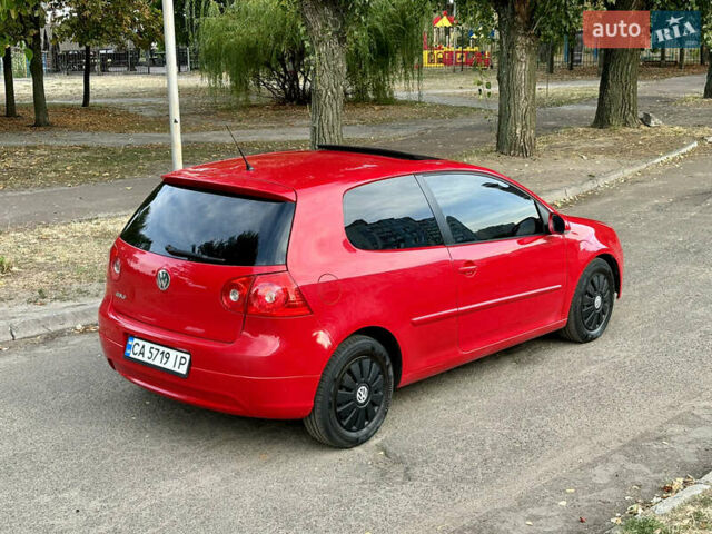 Красный Фольксваген Гольф, объемом двигателя 1.4 л и пробегом 221 тыс. км за 5599 $, фото 6 на Automoto.ua
