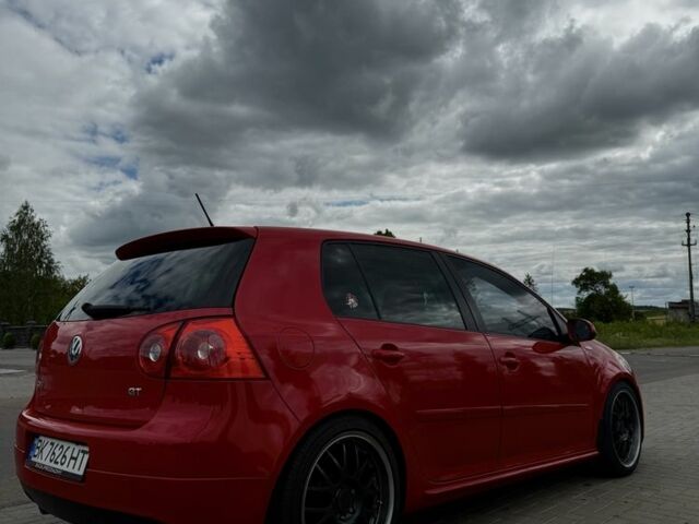 Красный Фольксваген Гольф, объемом двигателя 1.4 л и пробегом 177 тыс. км за 6800 $, фото 2 на Automoto.ua