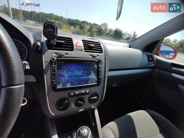 Червоний Фольксваген Гольф, об'ємом двигуна 1.6 л та пробігом 218 тис. км за 5500 $, фото 29 на Automoto.ua