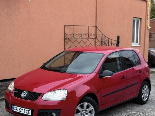 Красный Фольксваген Гольф, объемом двигателя 1.6 л и пробегом 284 тыс. км за 6300 $, фото 4 на Automoto.ua