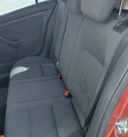 Красный Фольксваген Гольф, объемом двигателя 2 л и пробегом 316 тыс. км за 5000 $, фото 12 на Automoto.ua