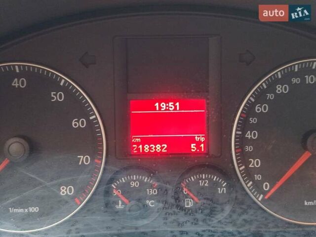 Червоний Фольксваген Гольф, об'ємом двигуна 1.6 л та пробігом 218 тис. км за 5500 $, фото 18 на Automoto.ua