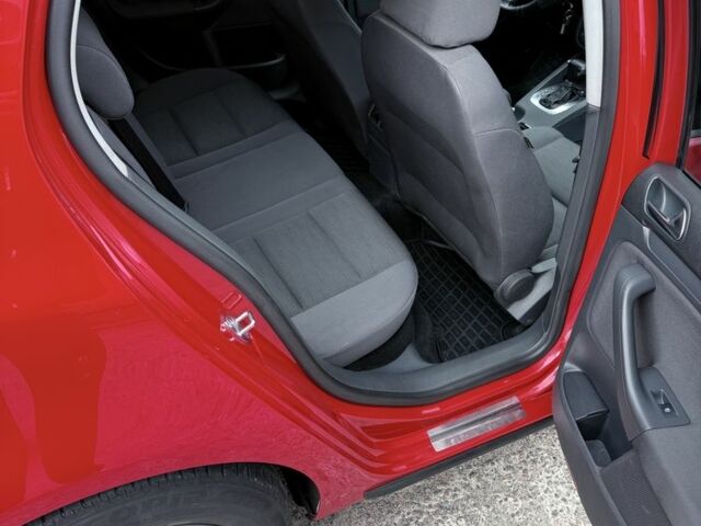 Красный Фольксваген Гольф, объемом двигателя 1.6 л и пробегом 284 тыс. км за 6300 $, фото 13 на Automoto.ua