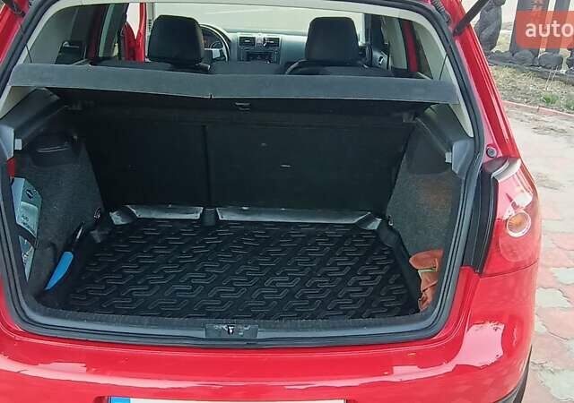 Красный Фольксваген Гольф, объемом двигателя 1.6 л и пробегом 201 тыс. км за 6800 $, фото 28 на Automoto.ua