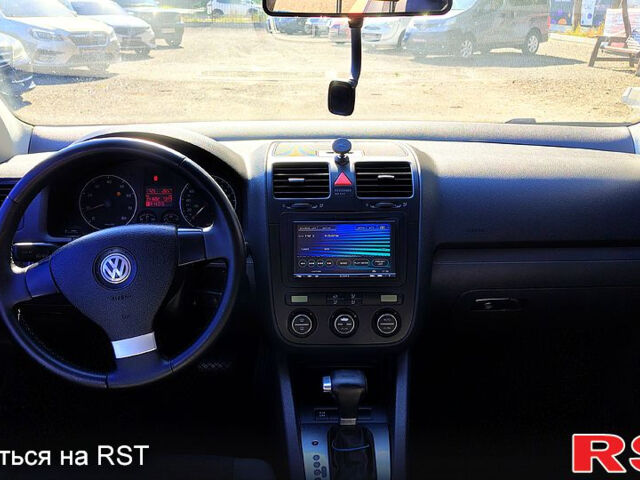 Червоний Фольксваген Гольф, об'ємом двигуна 1.6 л та пробігом 341 тис. км за 5800 $, фото 7 на Automoto.ua