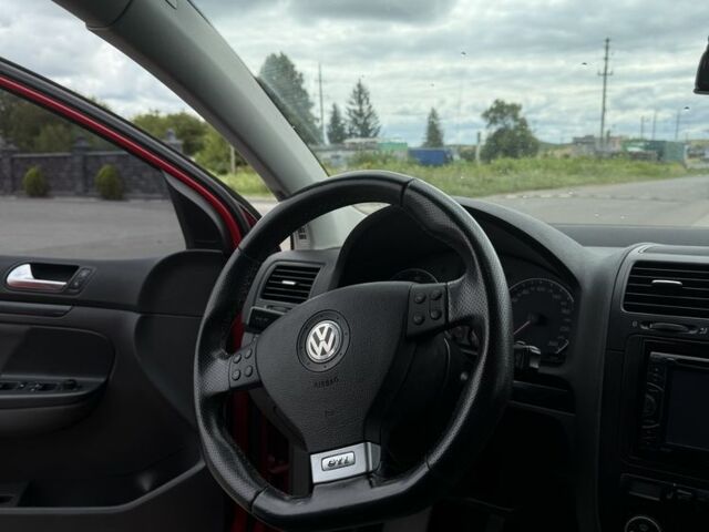 Красный Фольксваген Гольф, объемом двигателя 1.4 л и пробегом 177 тыс. км за 6800 $, фото 5 на Automoto.ua