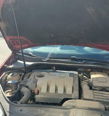 Красный Фольксваген Гольф, объемом двигателя 2 л и пробегом 316 тыс. км за 5000 $, фото 17 на Automoto.ua