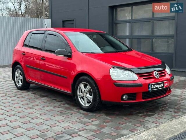 Красный Фольксваген Гольф, объемом двигателя 1.6 л и пробегом 296 тыс. км за 5990 $, фото 5 на Automoto.ua