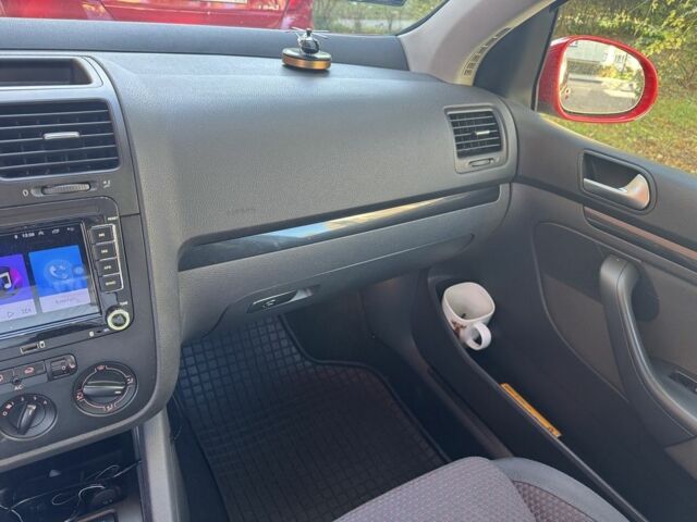 Красный Фольксваген Гольф, объемом двигателя 1.4 л и пробегом 248 тыс. км за 2500 $, фото 15 на Automoto.ua