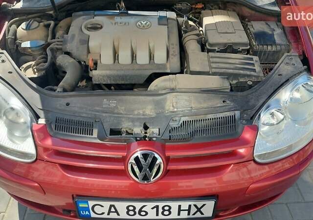 Красный Фольксваген Гольф, объемом двигателя 2 л и пробегом 316 тыс. км за 5000 $, фото 18 на Automoto.ua