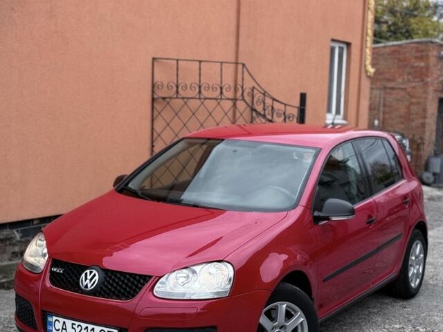 Красный Фольксваген Гольф, объемом двигателя 1.6 л и пробегом 284 тыс. км за 6300 $, фото 5 на Automoto.ua