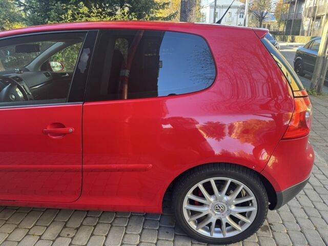 Красный Фольксваген Гольф, объемом двигателя 1.4 л и пробегом 248 тыс. км за 2500 $, фото 11 на Automoto.ua