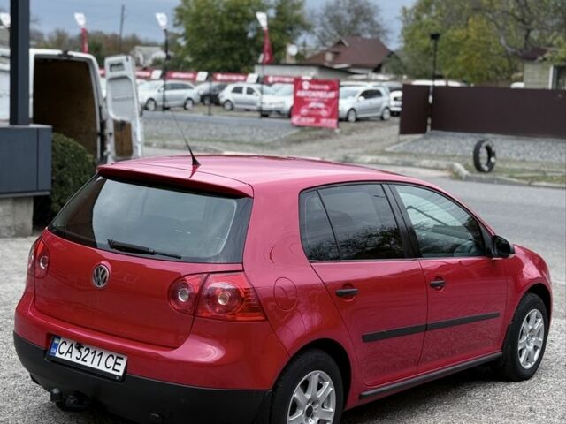 Красный Фольксваген Гольф, объемом двигателя 1.6 л и пробегом 284 тыс. км за 6300 $, фото 7 на Automoto.ua