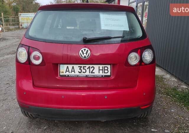 Красный Фольксваген Гольф, объемом двигателя 1.6 л и пробегом 390 тыс. км за 4600 $, фото 7 на Automoto.ua