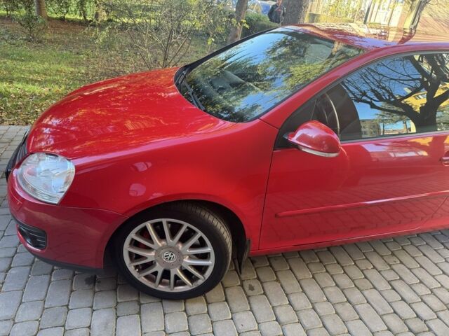 Красный Фольксваген Гольф, объемом двигателя 1.4 л и пробегом 248 тыс. км за 2500 $, фото 12 на Automoto.ua