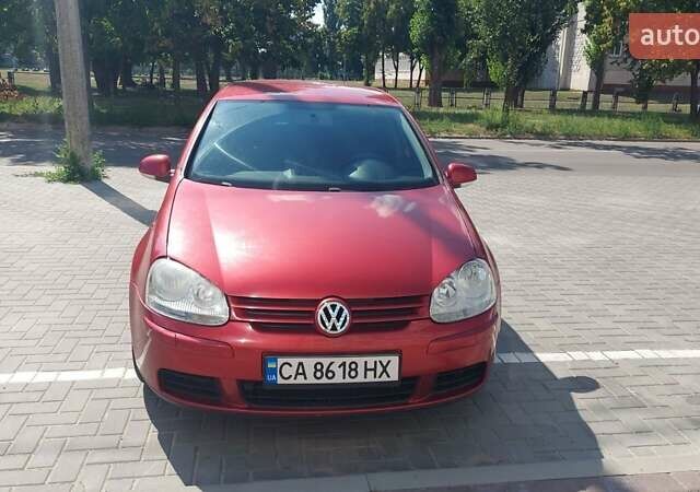 Красный Фольксваген Гольф, объемом двигателя 2 л и пробегом 316 тыс. км за 5000 $, фото 26 на Automoto.ua