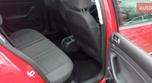 Червоний Фольксваген Гольф, об'ємом двигуна 1.4 л та пробігом 125 тис. км за 5999 $, фото 9 на Automoto.ua