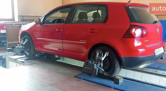 Червоний Фольксваген Гольф, об'ємом двигуна 1.4 л та пробігом 125 тис. км за 5999 $, фото 13 на Automoto.ua