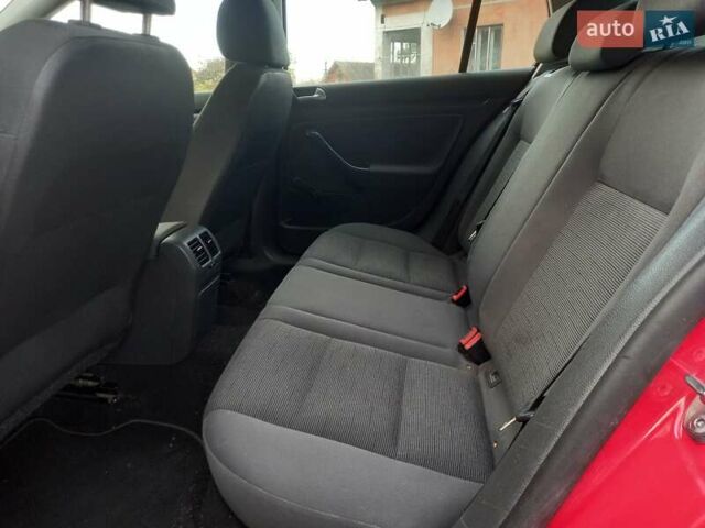 Красный Фольксваген Гольф, объемом двигателя 1.39 л и пробегом 205 тыс. км за 5399 $, фото 35 на Automoto.ua